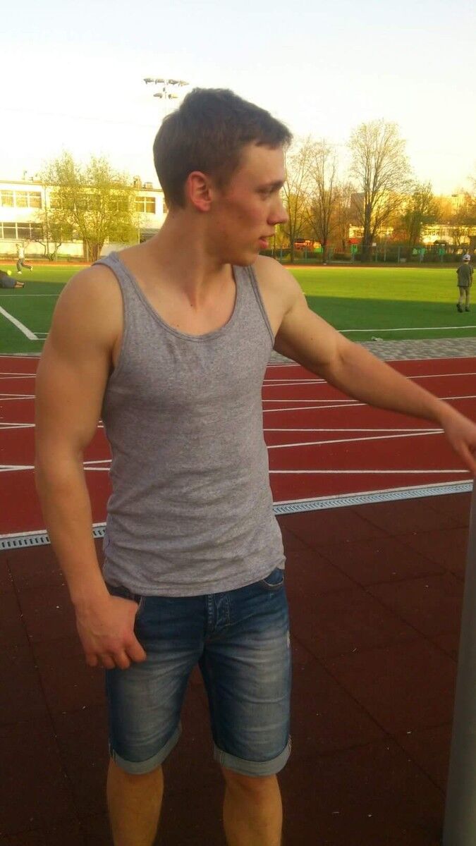  10166893  Denis, 30 ,    