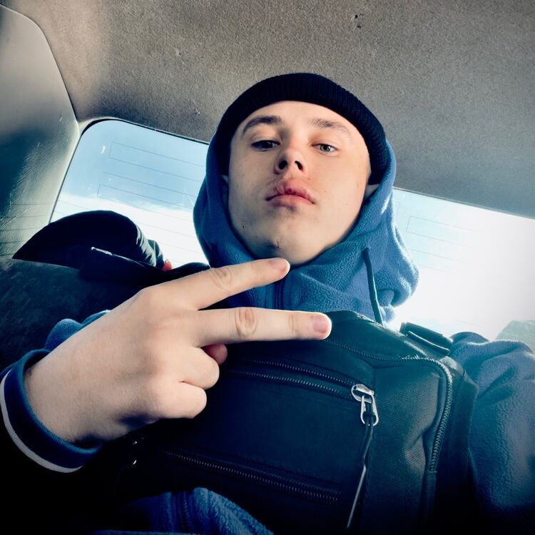  52136613  Kirill, 20 ,    