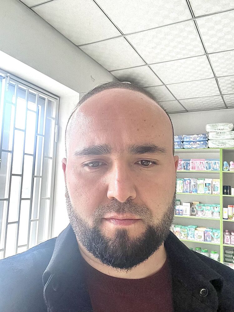  Canary Wharf,   Mustafa, 40 ,   ,   