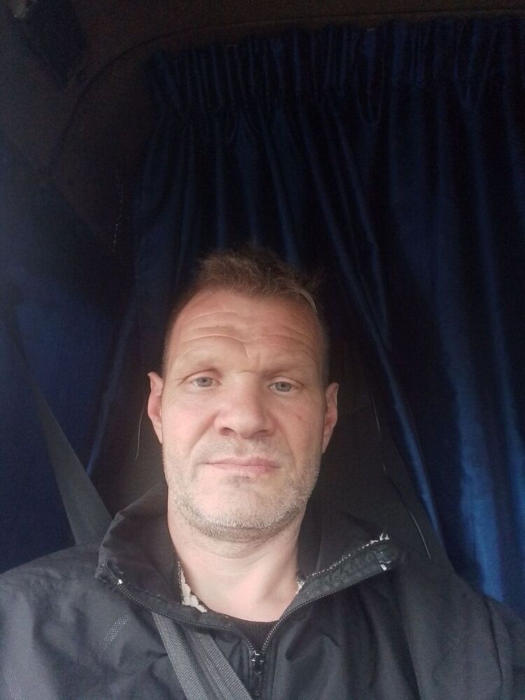  53573393  Vasiliu, 47 ,    -