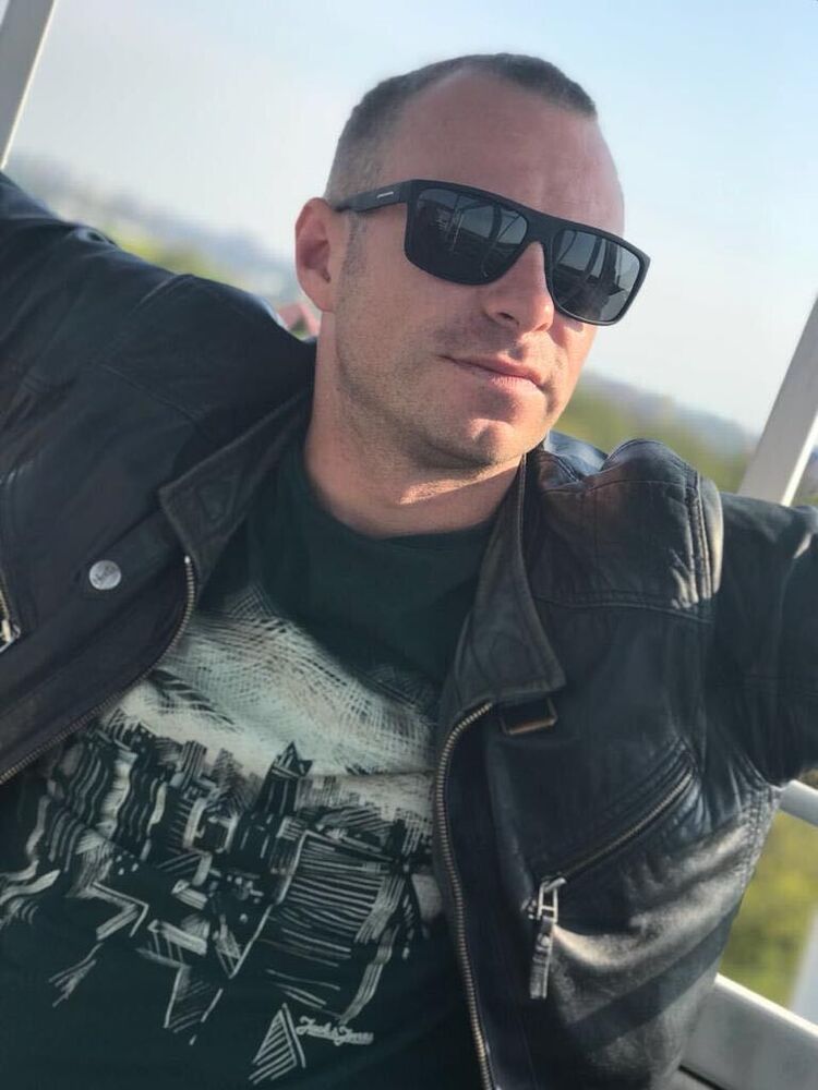  28050823  Kirill, 38 ,    