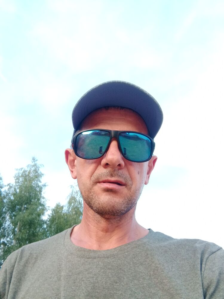  32996933  , 52 ,    