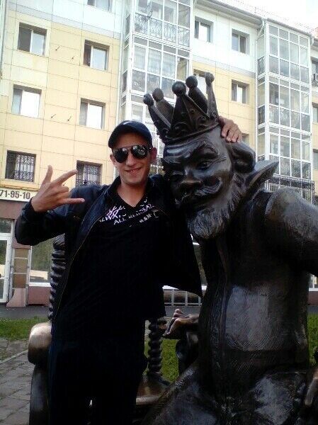  22525353  Pavel, 32 ,    