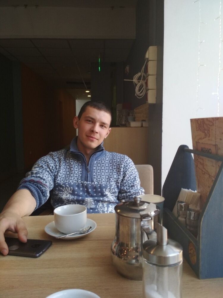  16498473  Viktor, 28 ,    