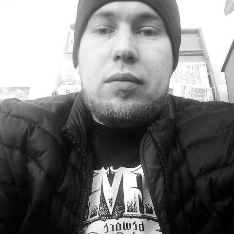  11755123  Viktor, 38 ,    