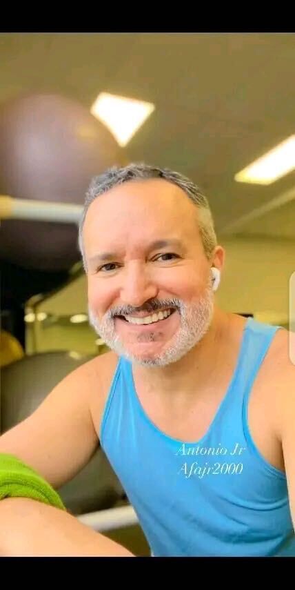  44852223  Arthur David, 60 ,    
