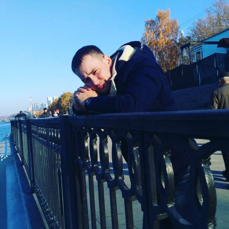  31743893  Daniil, 37 ,    