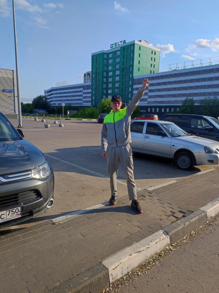  35058993  Artem, 33 ,    