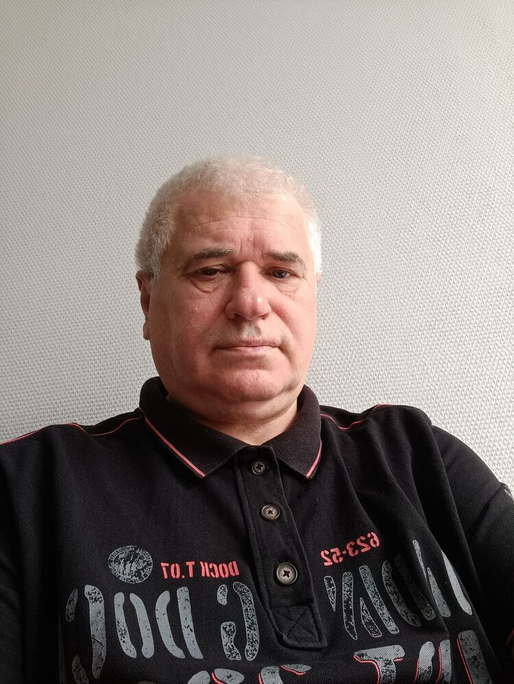  52156763  , 56 ,    