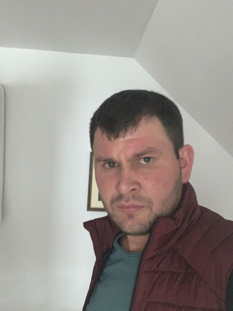  ,   Victor, 35 ,   ,   