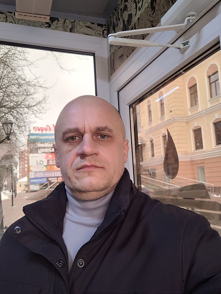  41932853  Sergei, 44 ,    