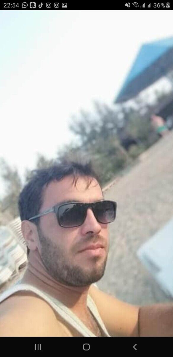  20519383  Emin, 38 ,    