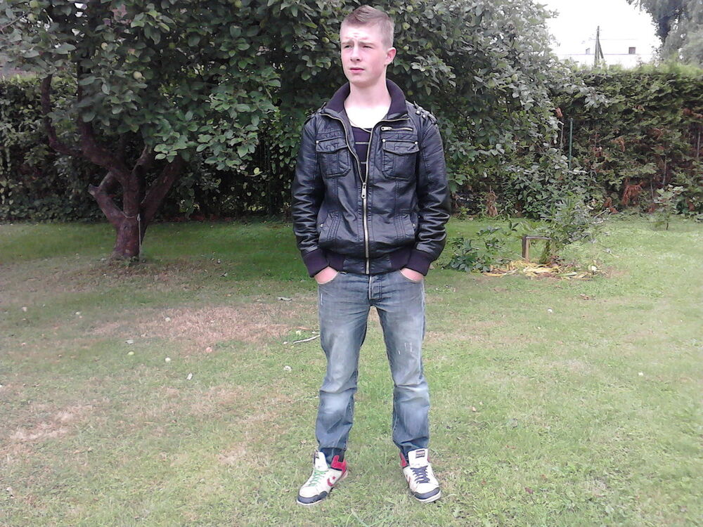  4070423  Sandis, 29 ,    