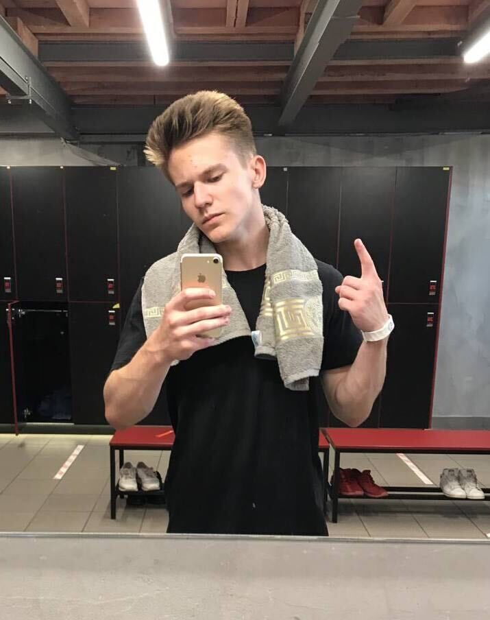 ���� 24283813 ����� �����, 22 ����, ���� ���������� � ������