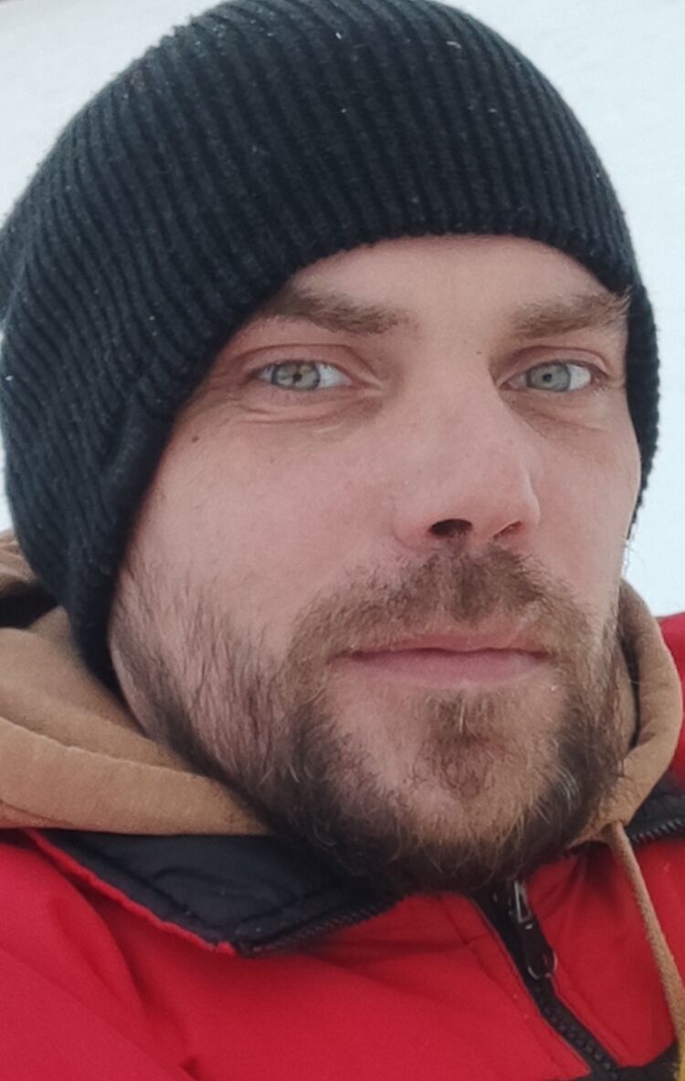  25560533  Vladimir, 40 ,    