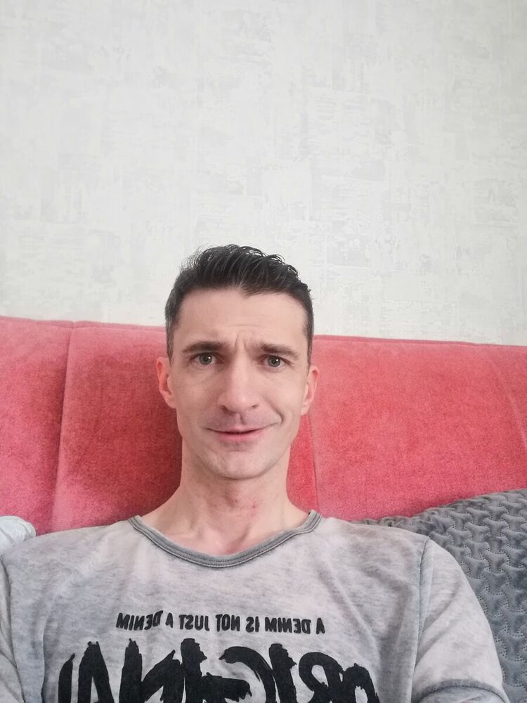  22053403  , 42 ,    