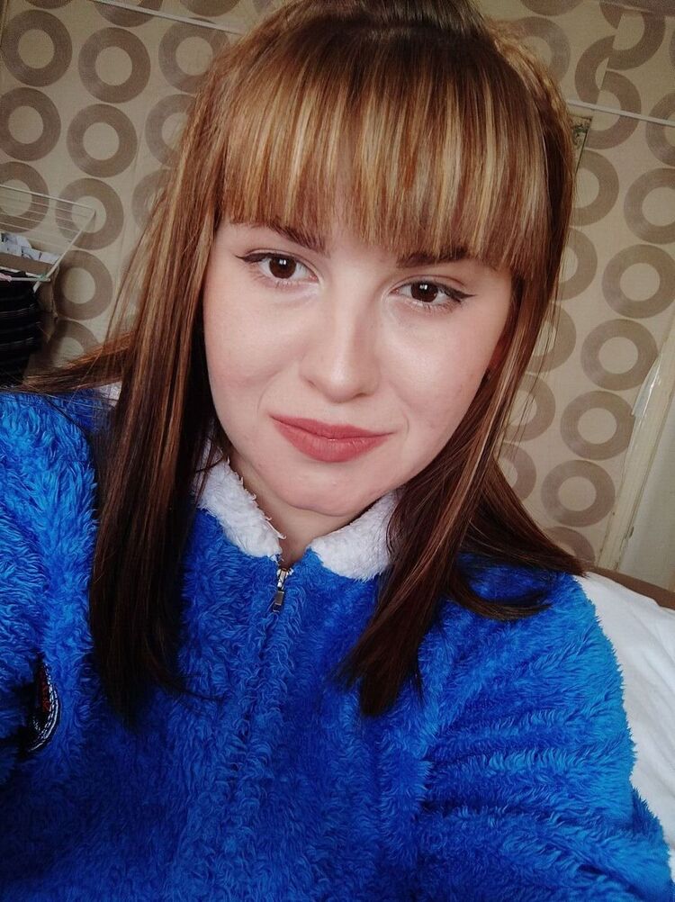  33172053  Veronika, 23 ,    