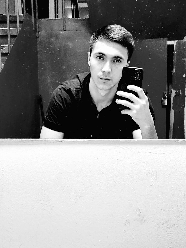  33844003  Isom, 27 ,    