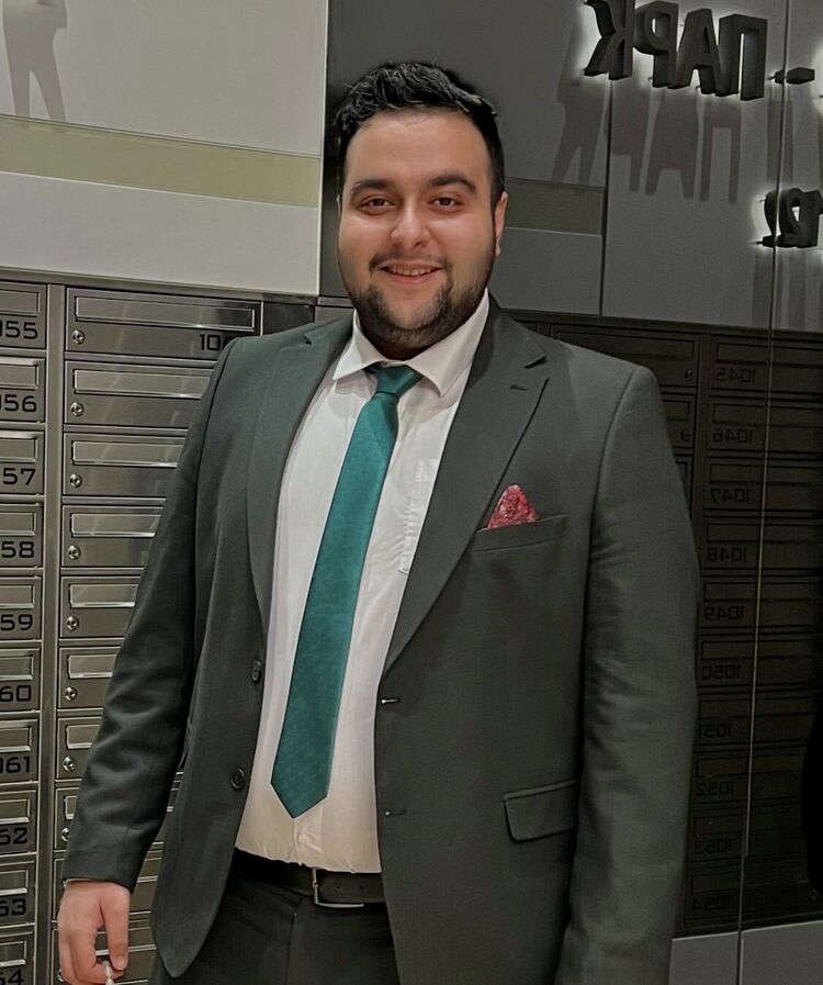  42262253  Parsa, 32 ,    