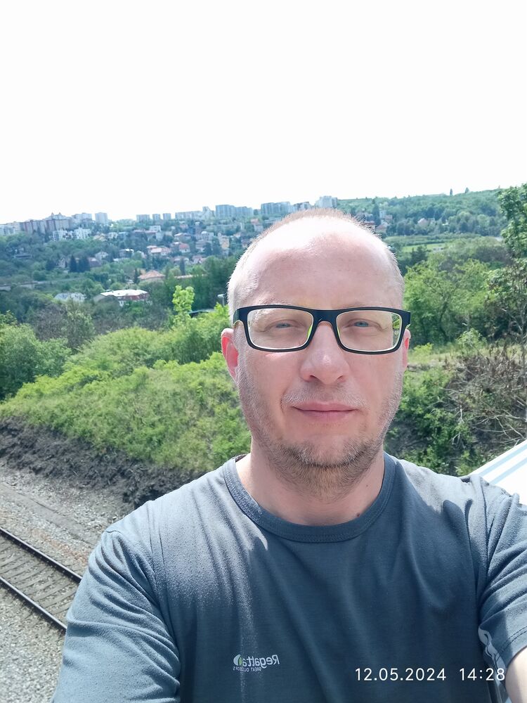  43679973  , 46 ,    Praha