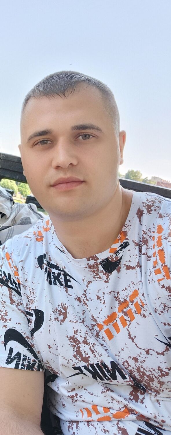  39517413  Vladimir, 33 ,    