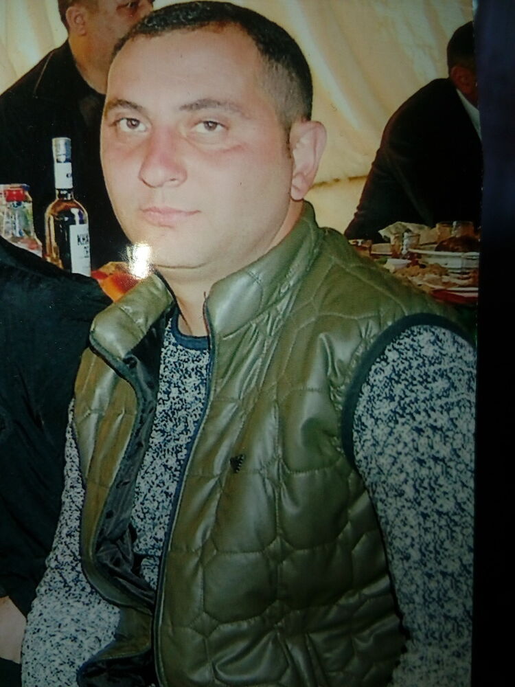  18852233  Fariz, 39 ,    