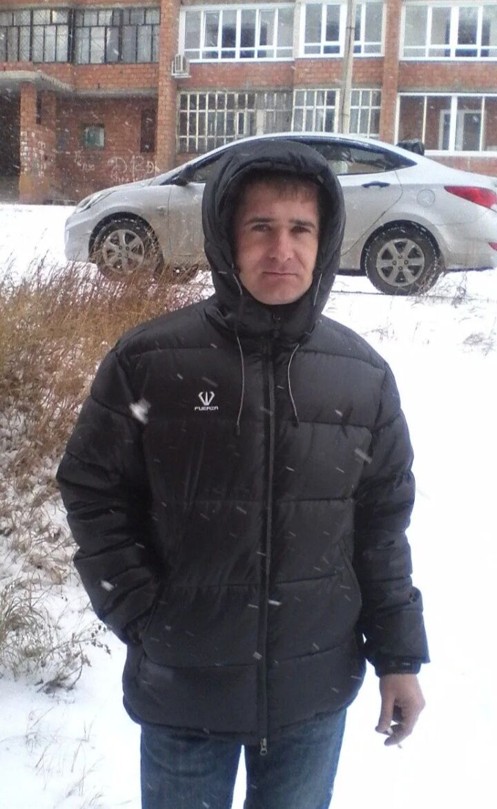  36361573  Ivan, 46 ,    