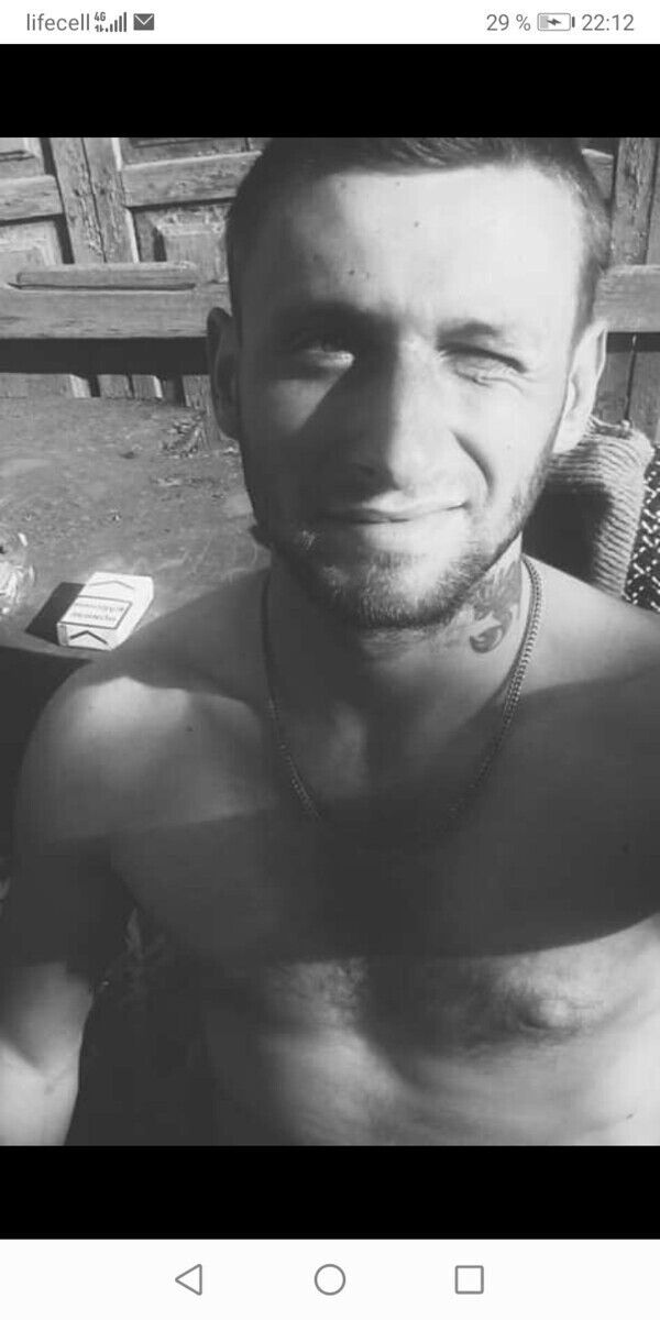  21657943  Valik, 27 ,    