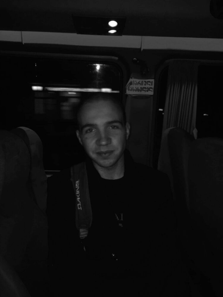  37282523  Giorgi, 24 ,    