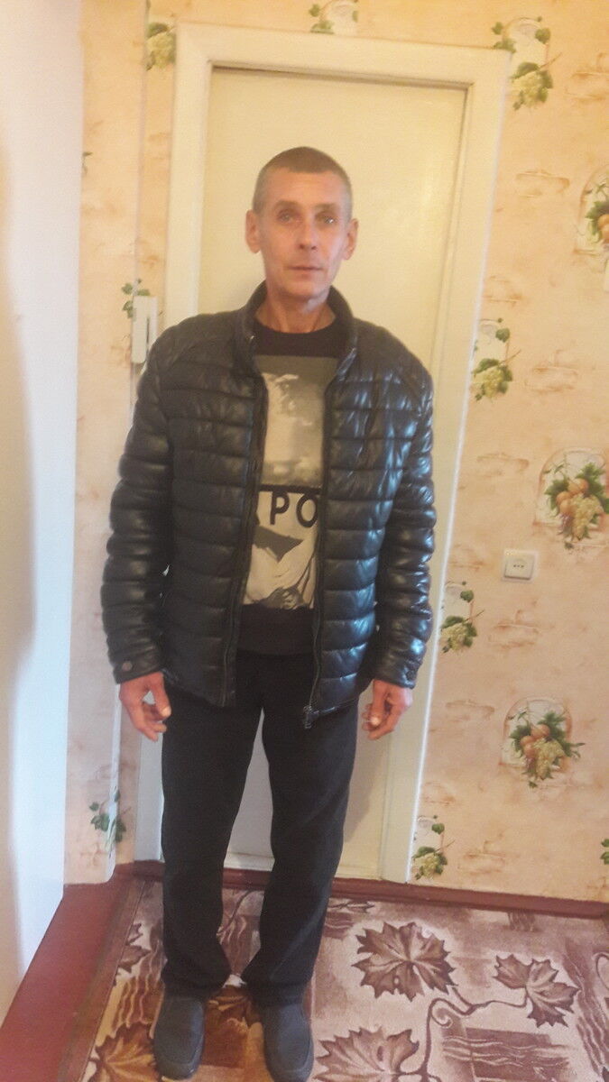  18103073  , 52 ,    