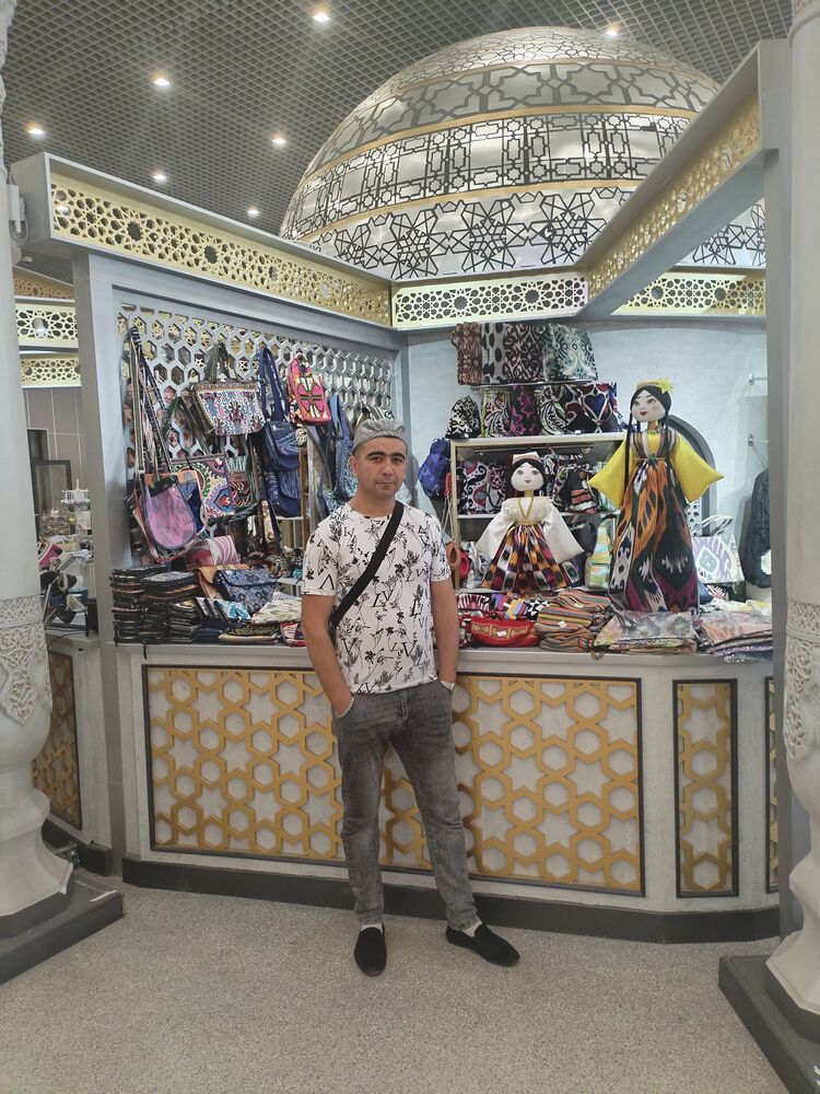  ,   Nikita, 35 ,   ,   