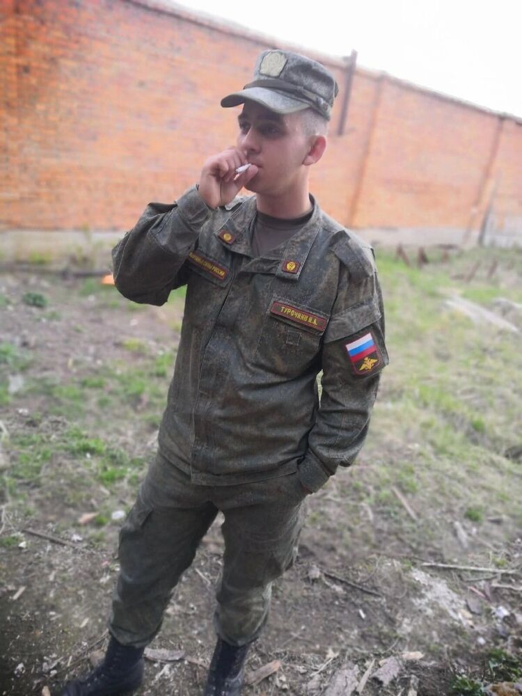  44656223  Ivan, 24 ,    