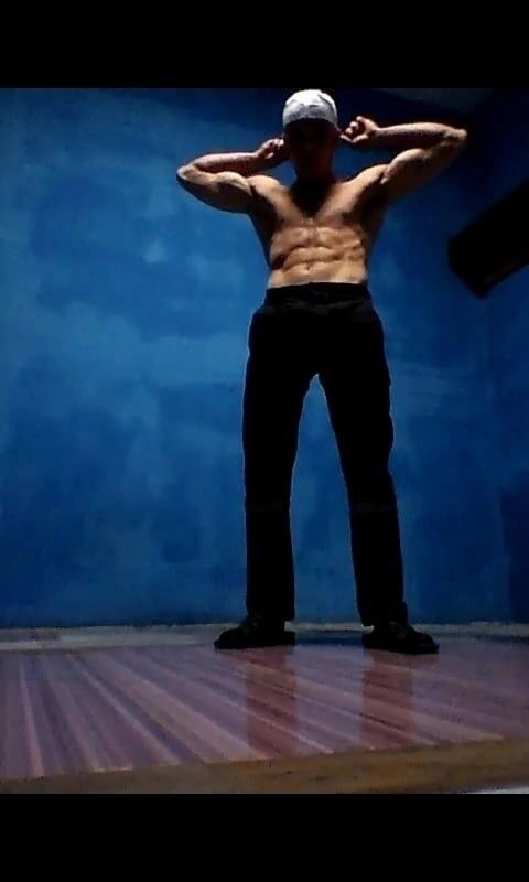  --,   Pavel, 33 ,   ,   , c , 