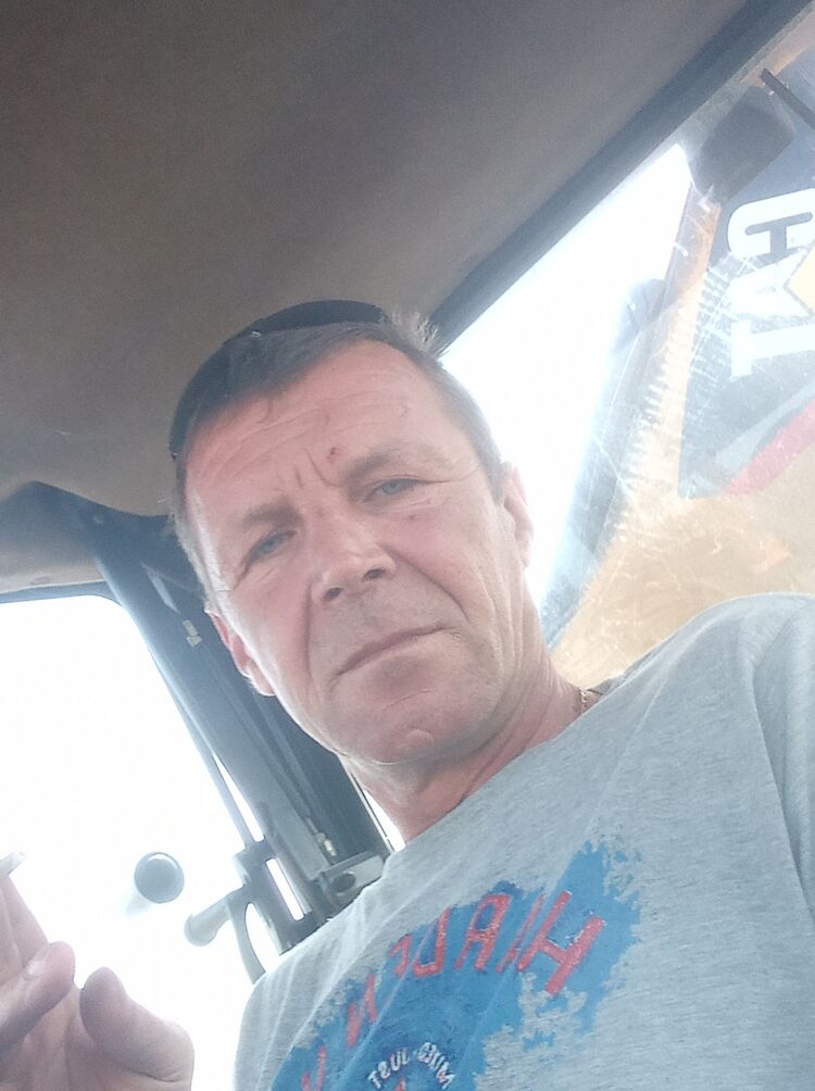  ,   Viktor, 51 ,   ,   