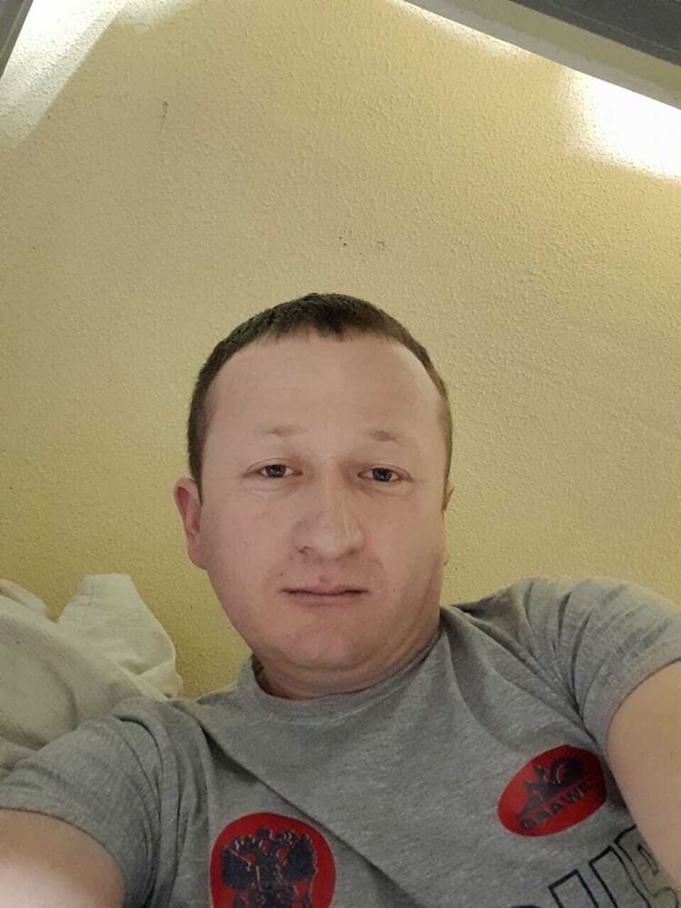  33426153  , 40 ,    
