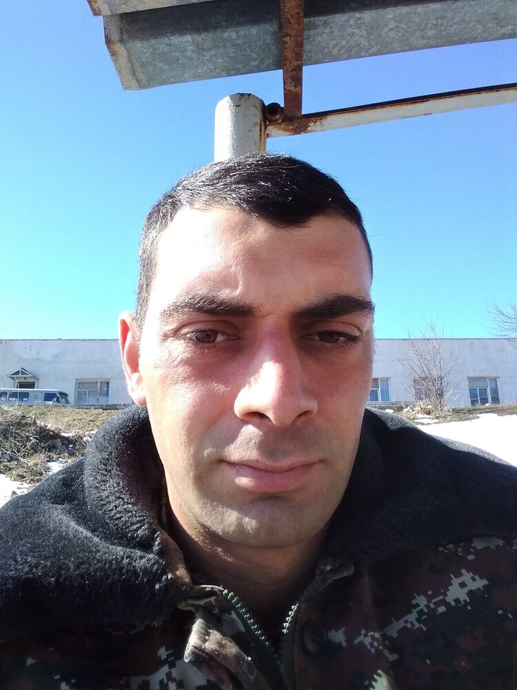  22574933  Mush, 33 ,    
