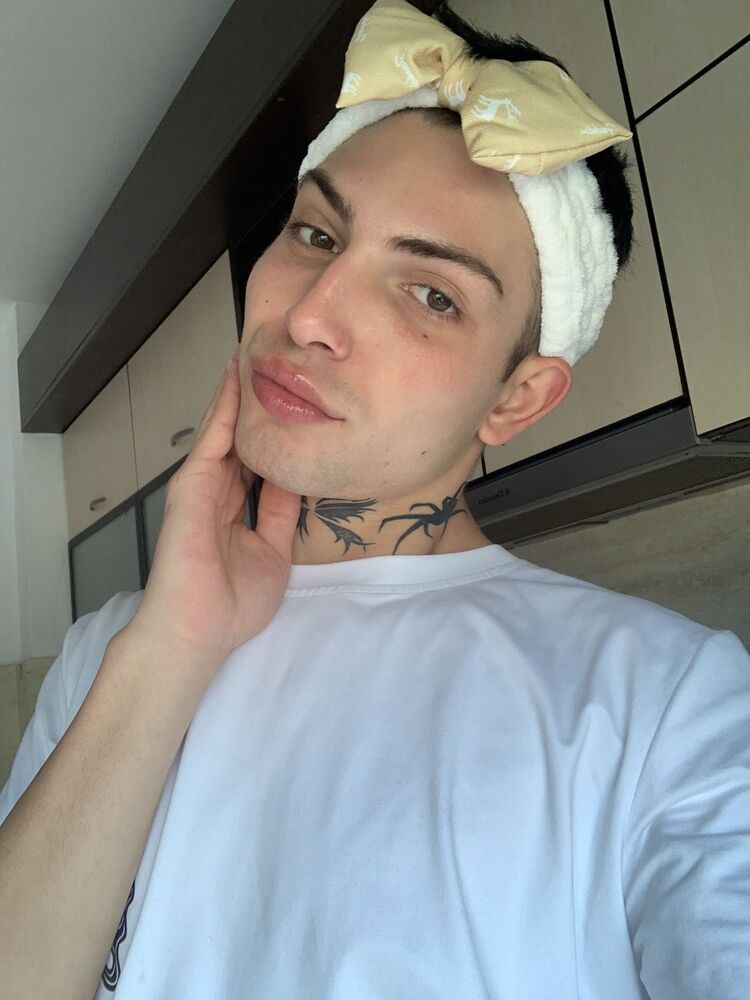  ,   Ivan, 18 ,   ,   