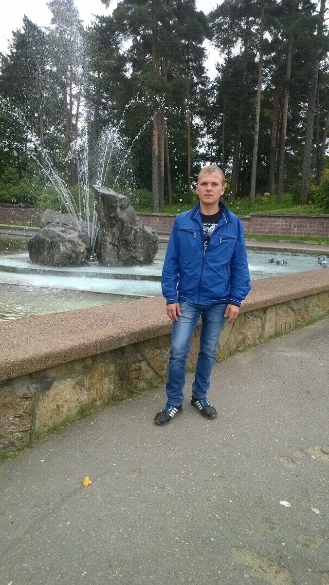  8215873  Andrei, 32 ,     