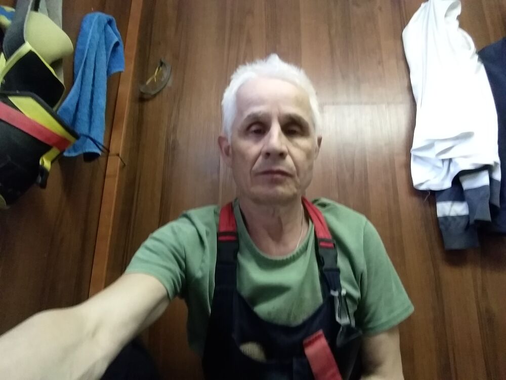  27091233  , 64 ,    -