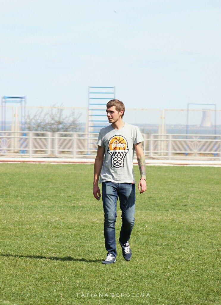  22682533  Slava, 33 ,    