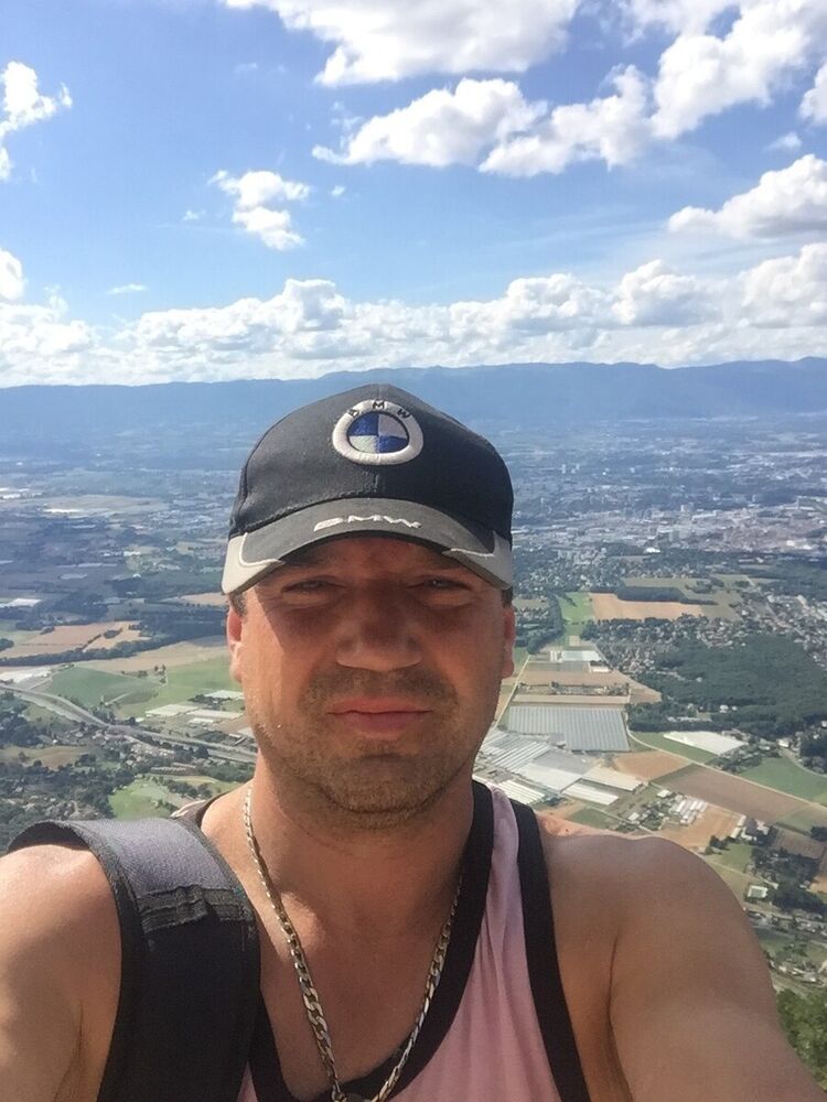  21951673  Aliaksandr, 42 ,    