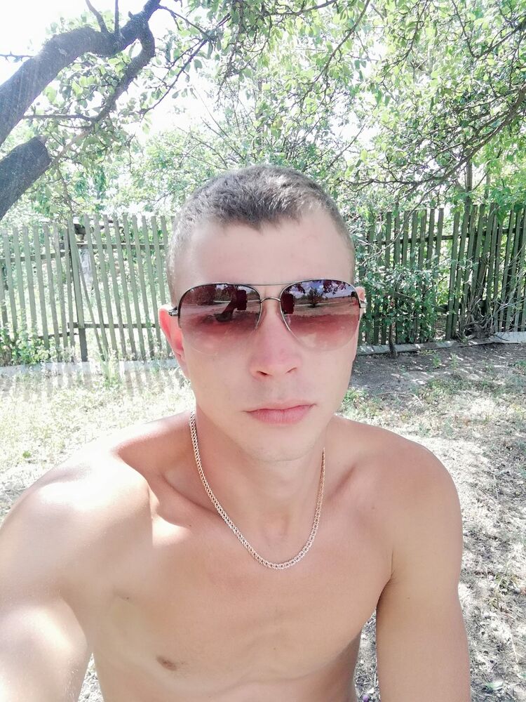  17022423  Aleksei, 32 ,    