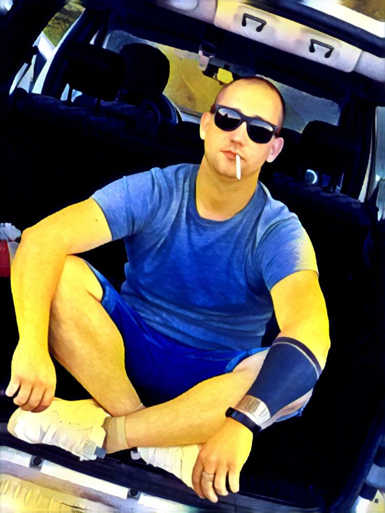  ,   Denis, 33 ,   ,   