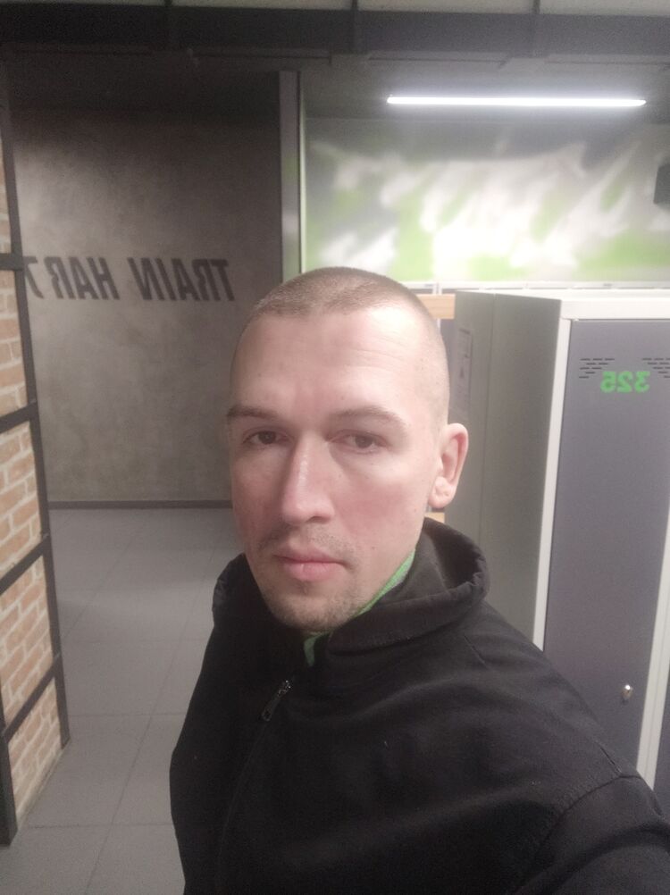  29429653  Oleg, 37 ,    