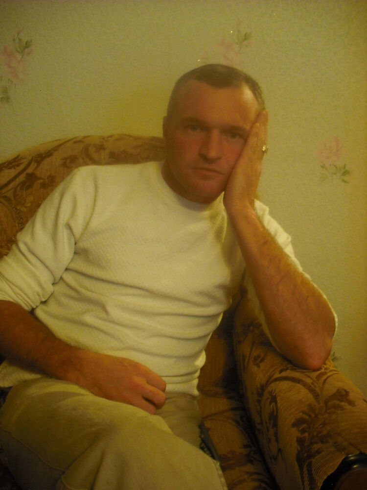  8281163  Andrei, 47 ,    