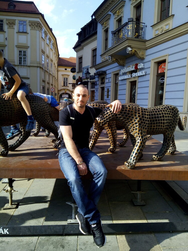  ,   Dima, 33 ,  