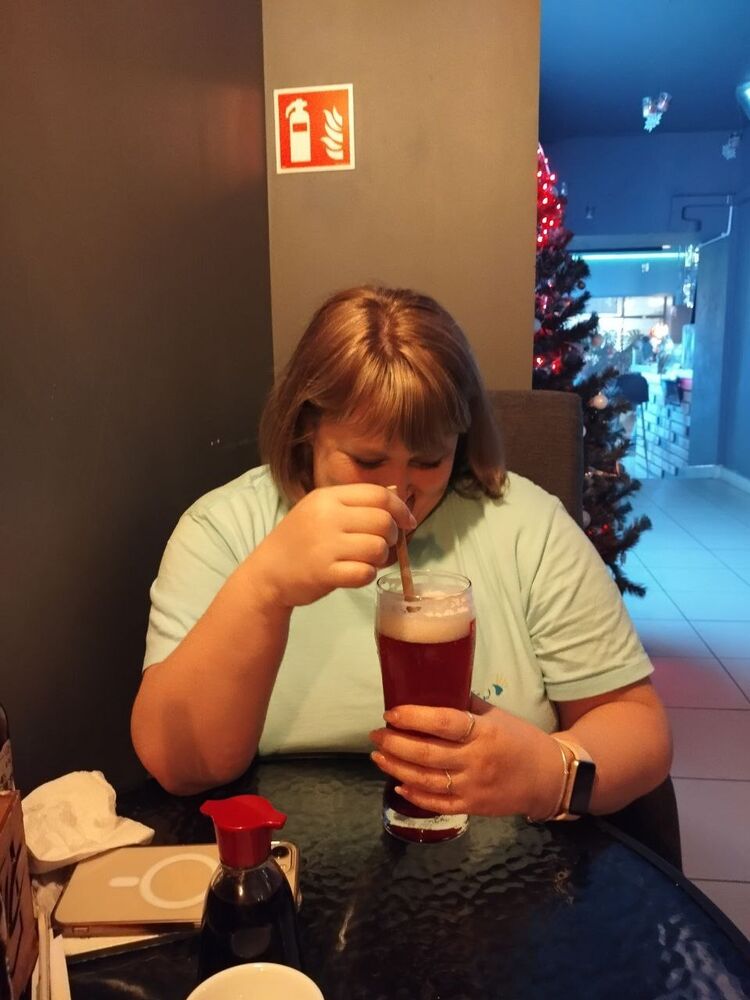  48778923  Svitlana, 44 ,    