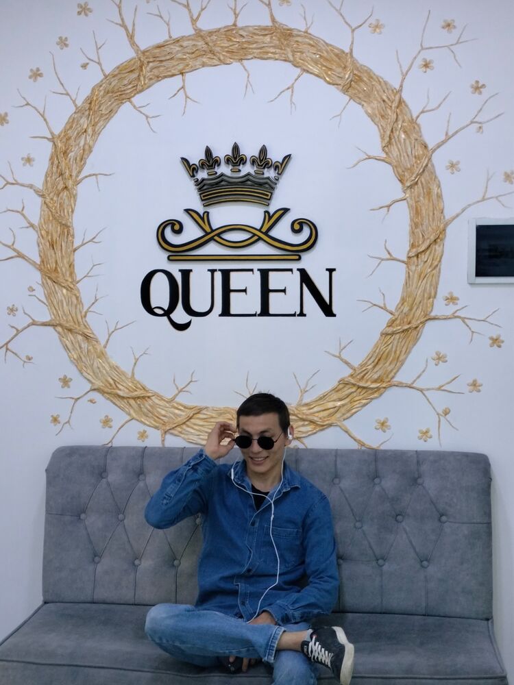  51242193  Dake, 27 ,    -