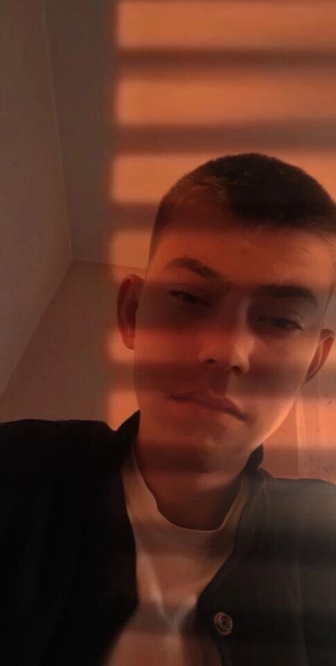  32857823  Dinka, 21 ,    