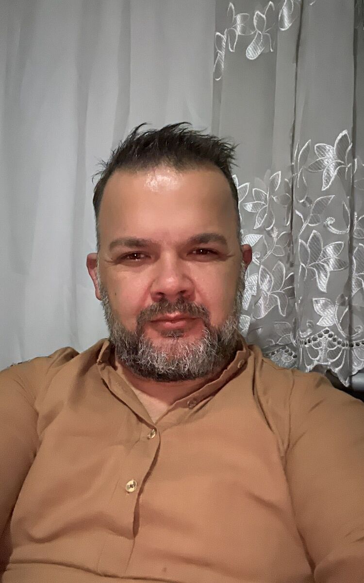  46677623  Yasin, 40 ,    